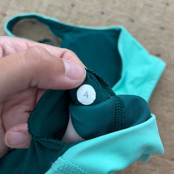 Lululemon free to be bra in two-toned green size 4 - Picture 4 of 5
